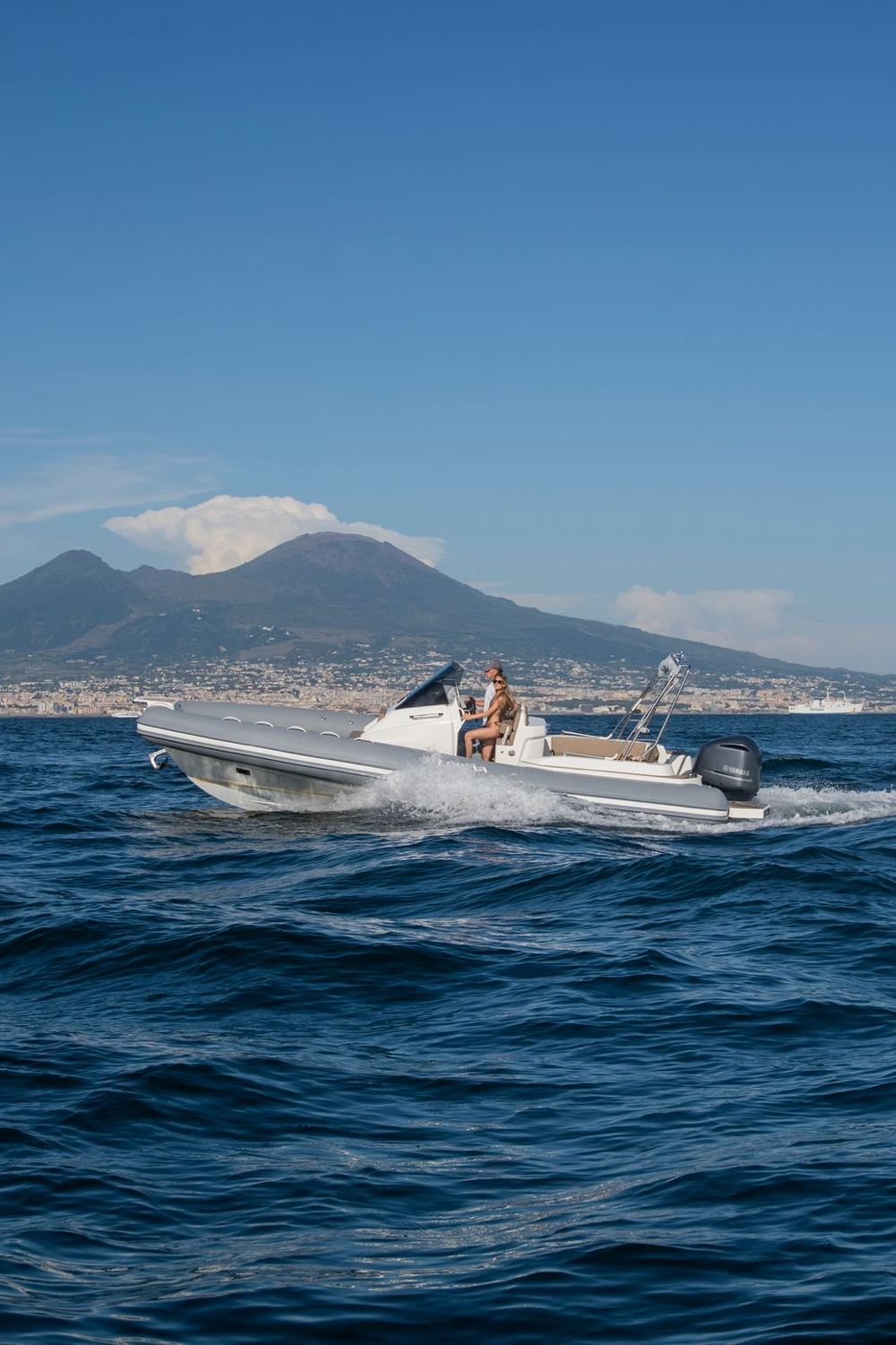 Gommone Breva 800 in navigazione